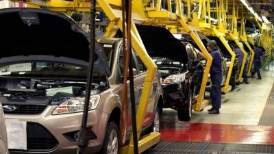 El Gobierno pedirá que no haya libre comercio automotor con Brasil el próximo año